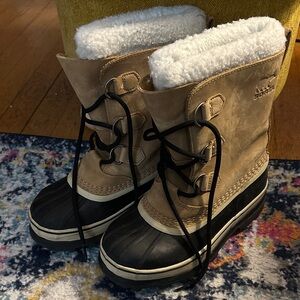 Sorel Brown and Black Snow Boots - Size 5